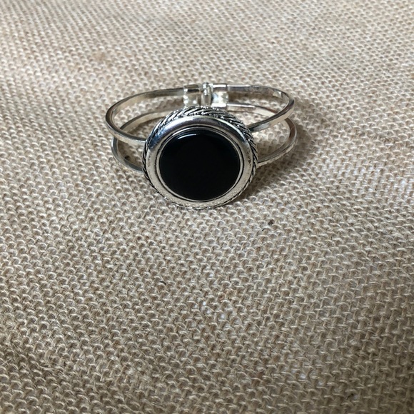 Silver & Black Medallion Braclet - Picture 4 of 10